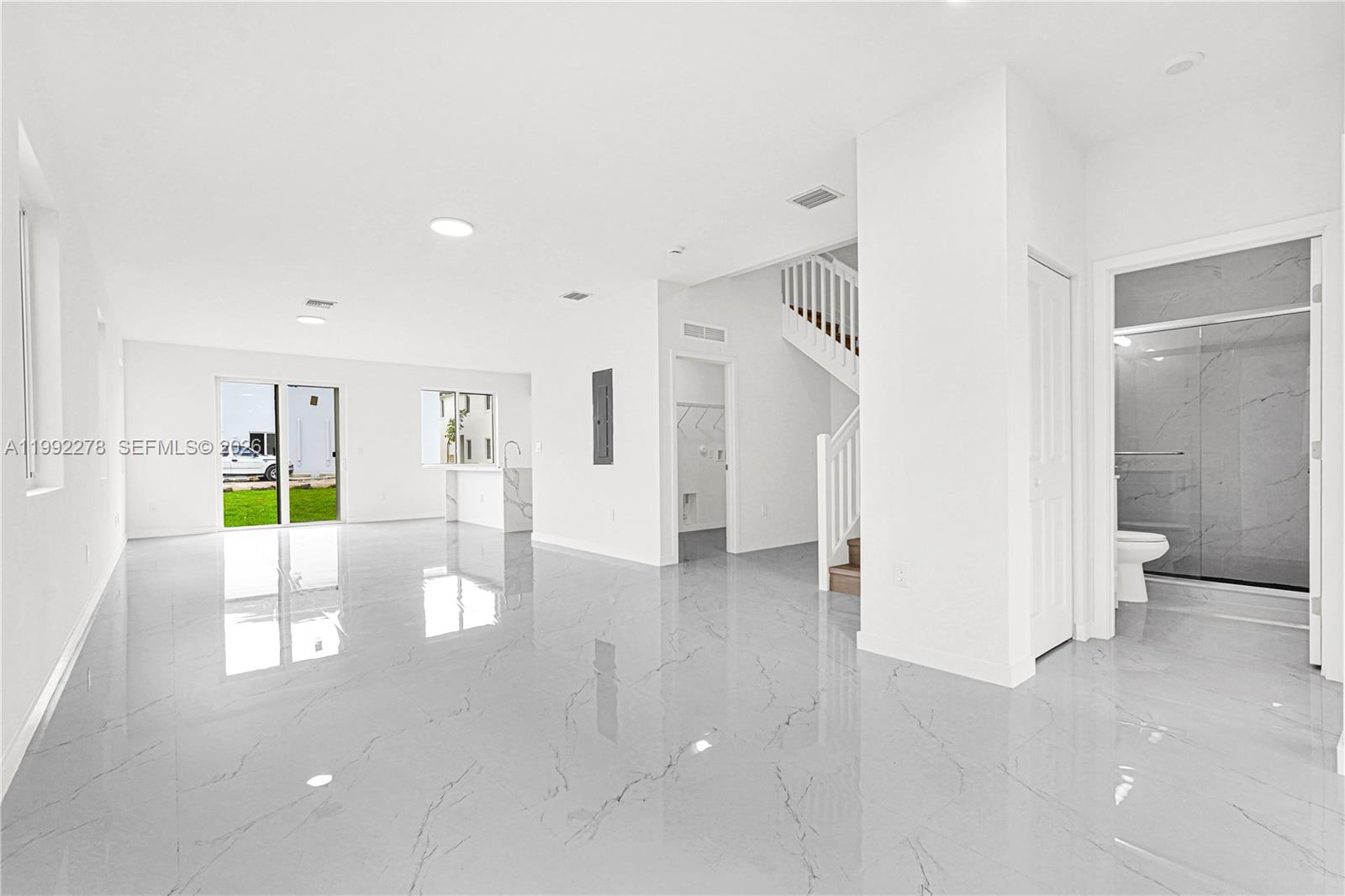 CHLOE ESTATES - Residential