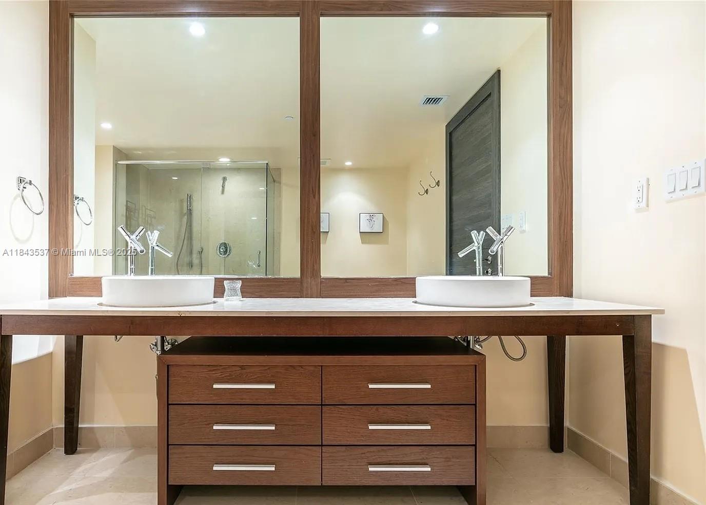 ICON BRICKELL NO TWO CONDO - Residential