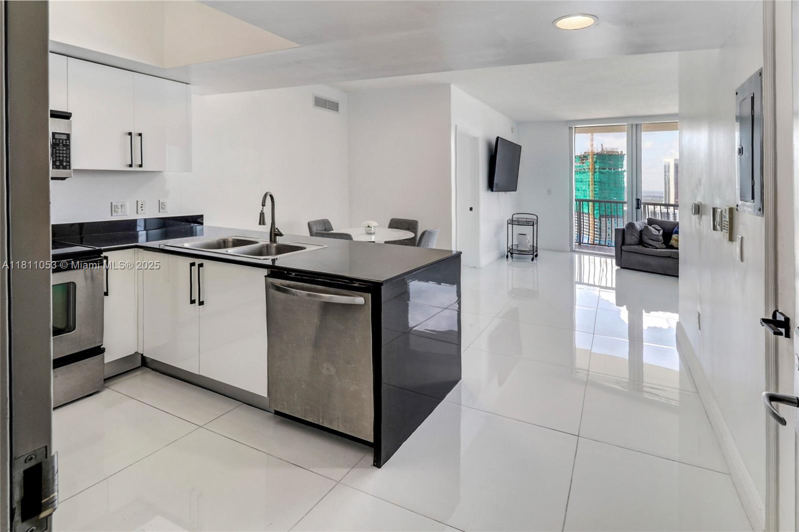 View photos, virtual tours, details... 1750 N Bayshore Dr 5214