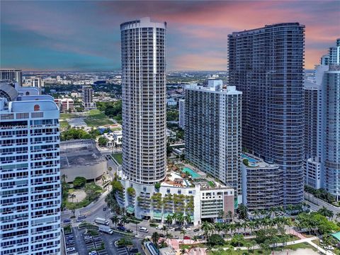 1750 N Bayshore Dr 5214 Miami FL 33132