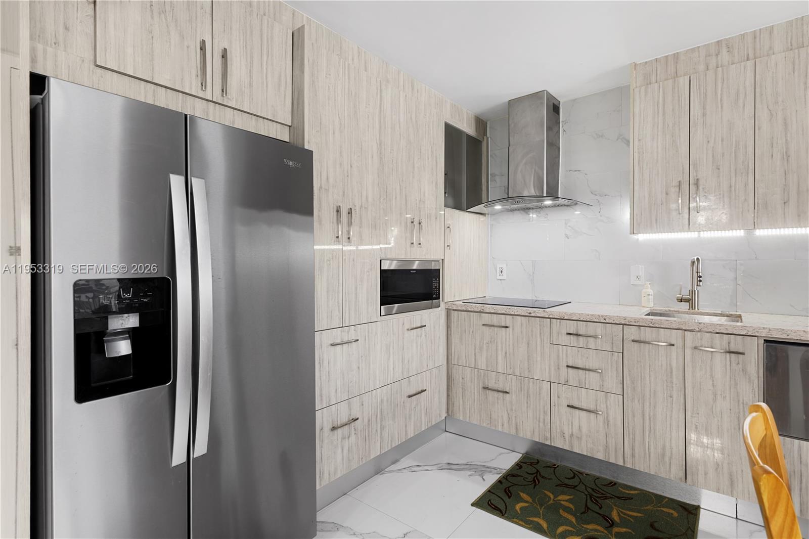 THE PRESIDENTIAL CONDO - Residential