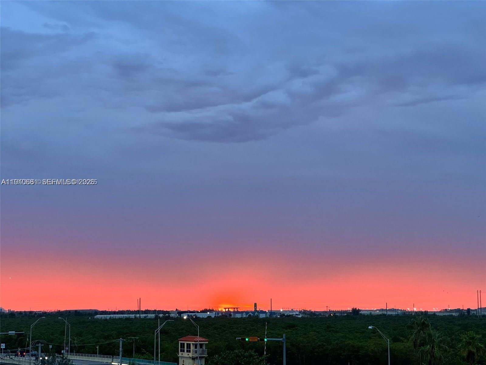 RENAISSANCE ON THE OCEAN - Residential