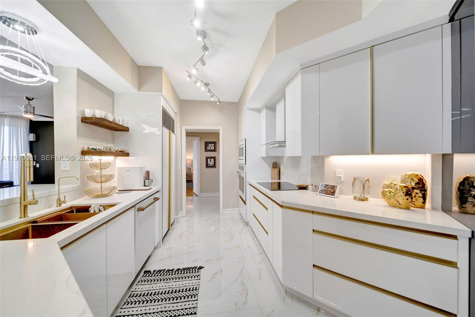 RENAISSANCE ON THE OCEAN - Residential