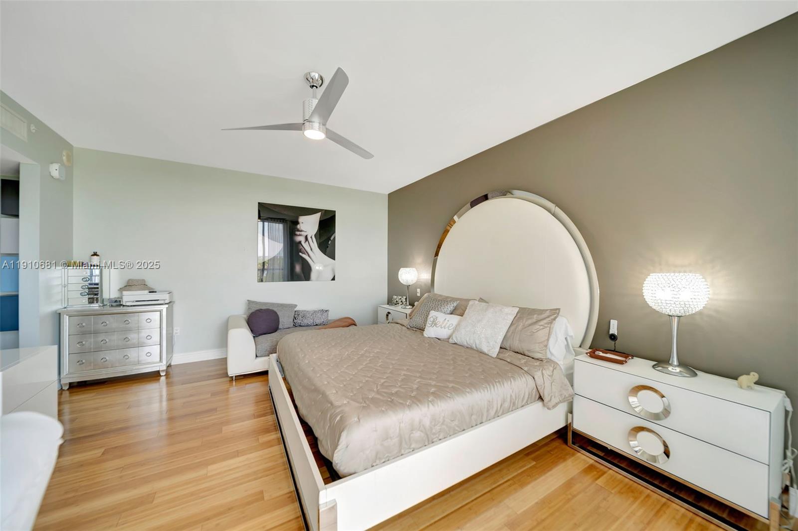 RENAISSANCE ON THE OCEAN - Residential