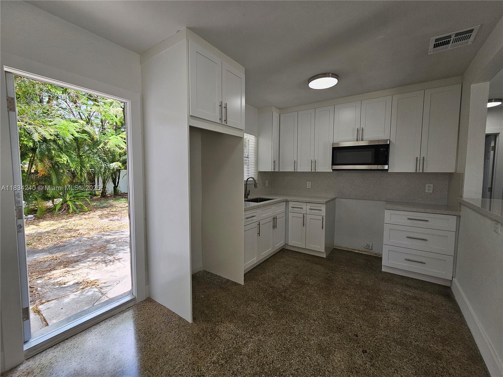 1112 NW 15th Ave