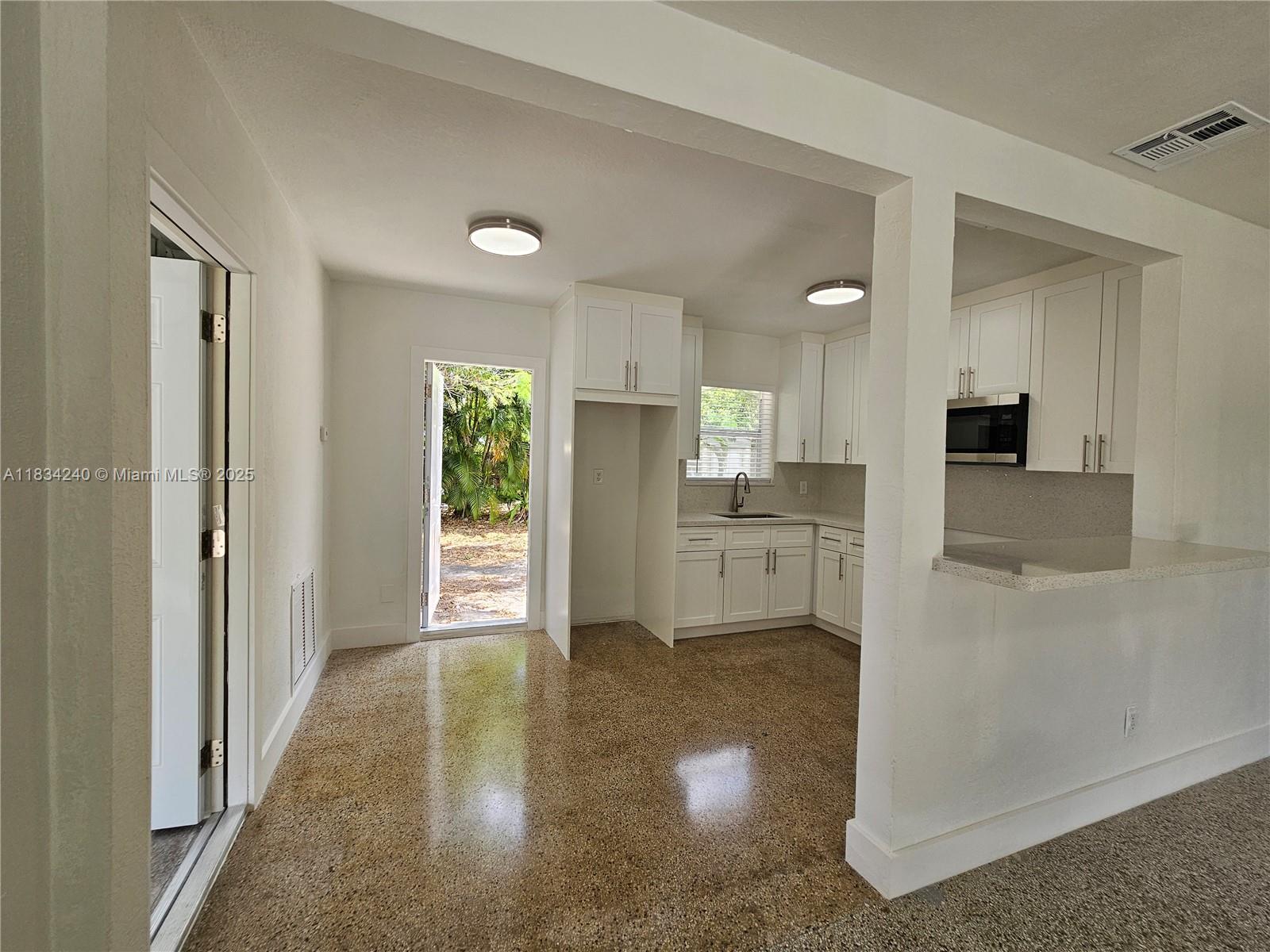 1112 NW 15th Ave