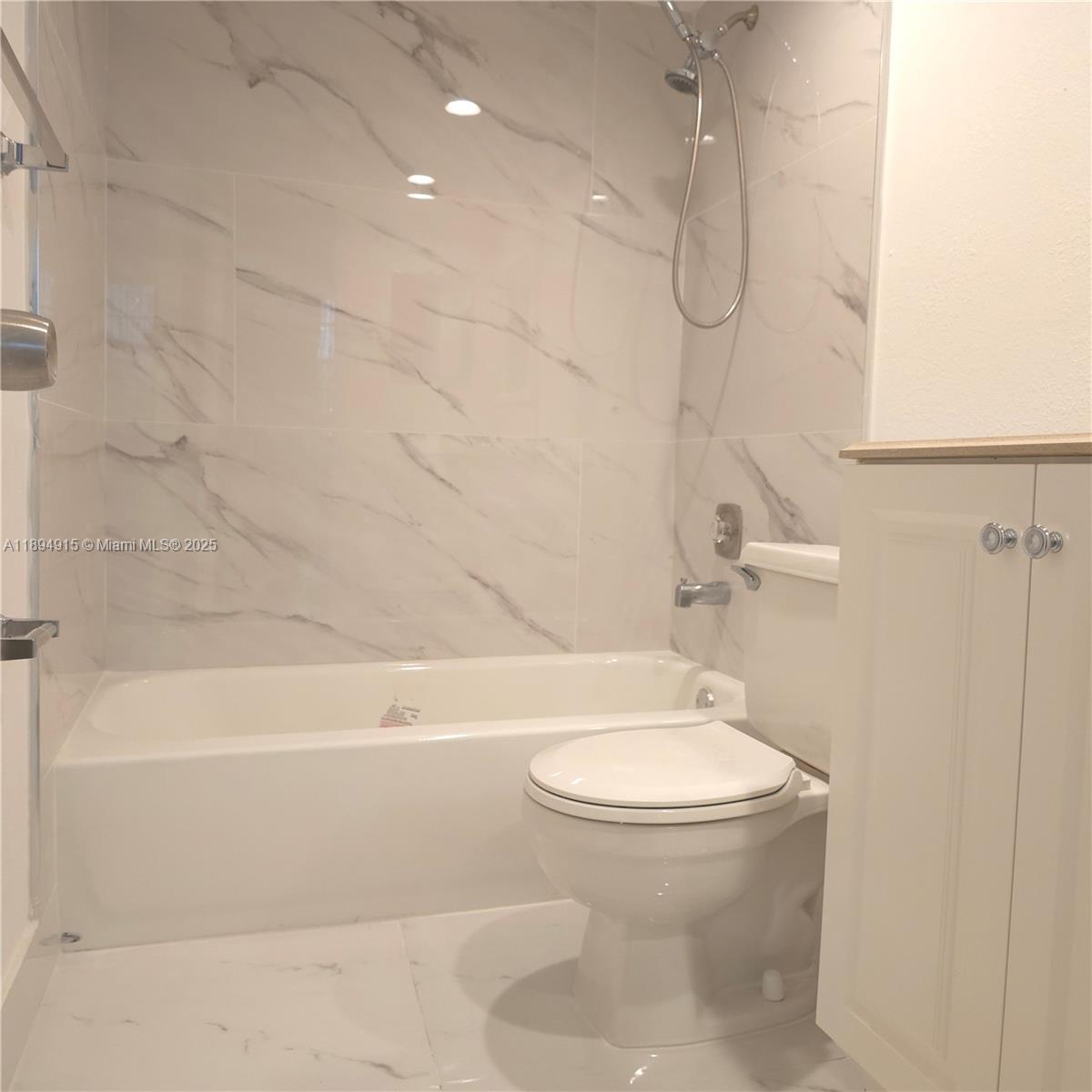 CYPRESS CHASE CONDO NO 5 - Residential Lease