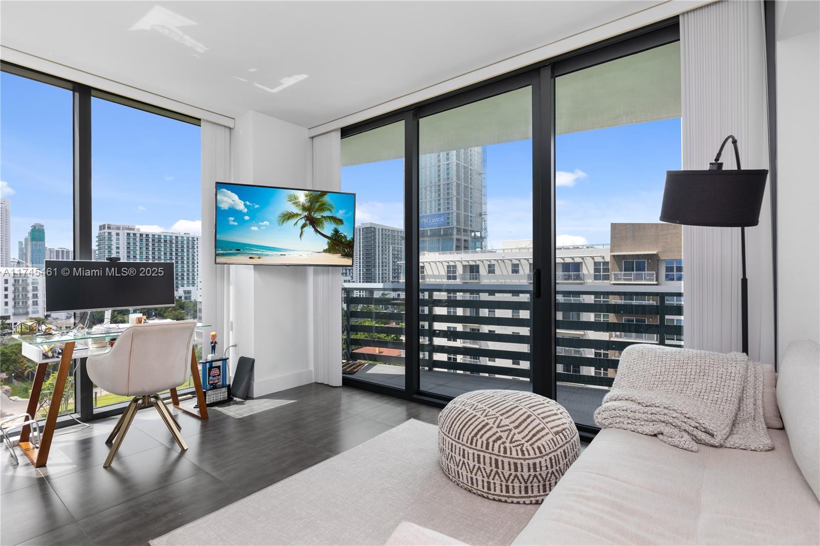 ICON BAY CONDO - Residential