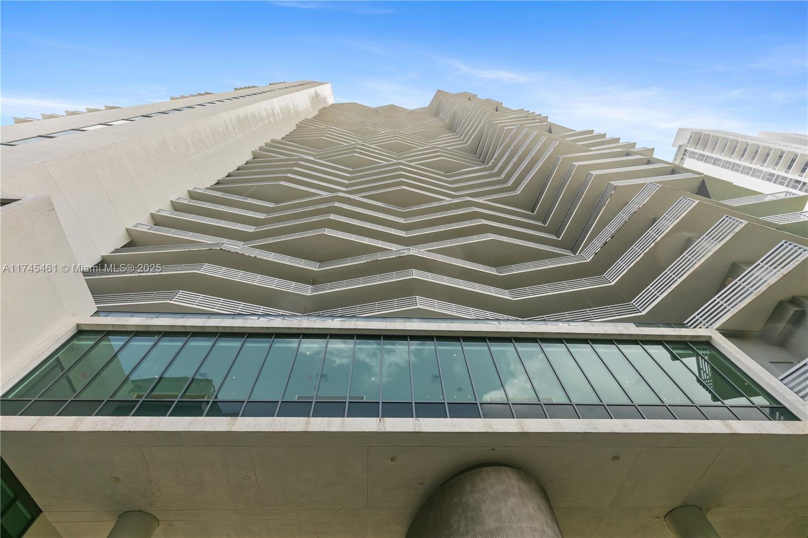 ICON BAY CONDO - Residential