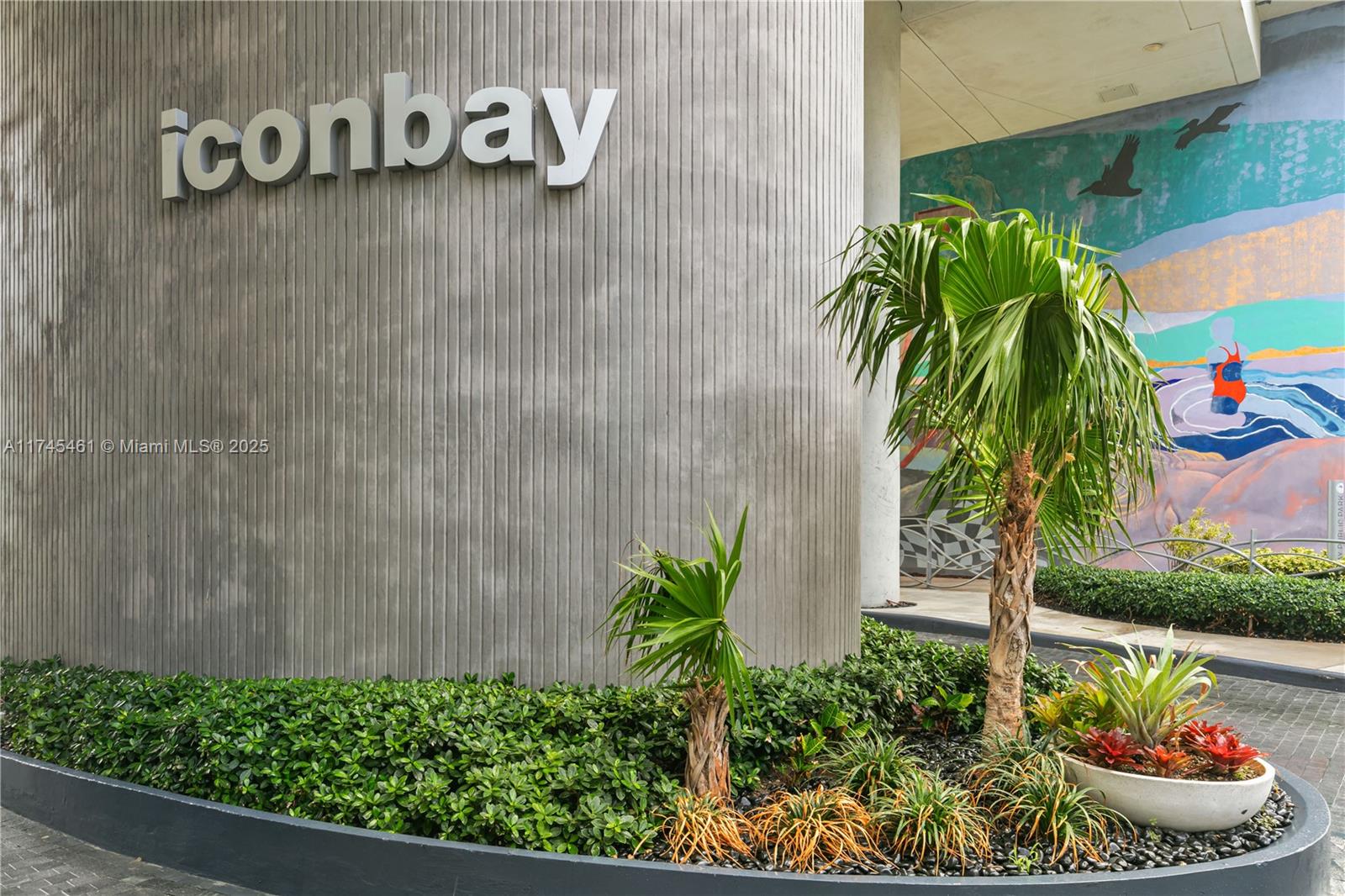 ICON BAY CONDO - Residential