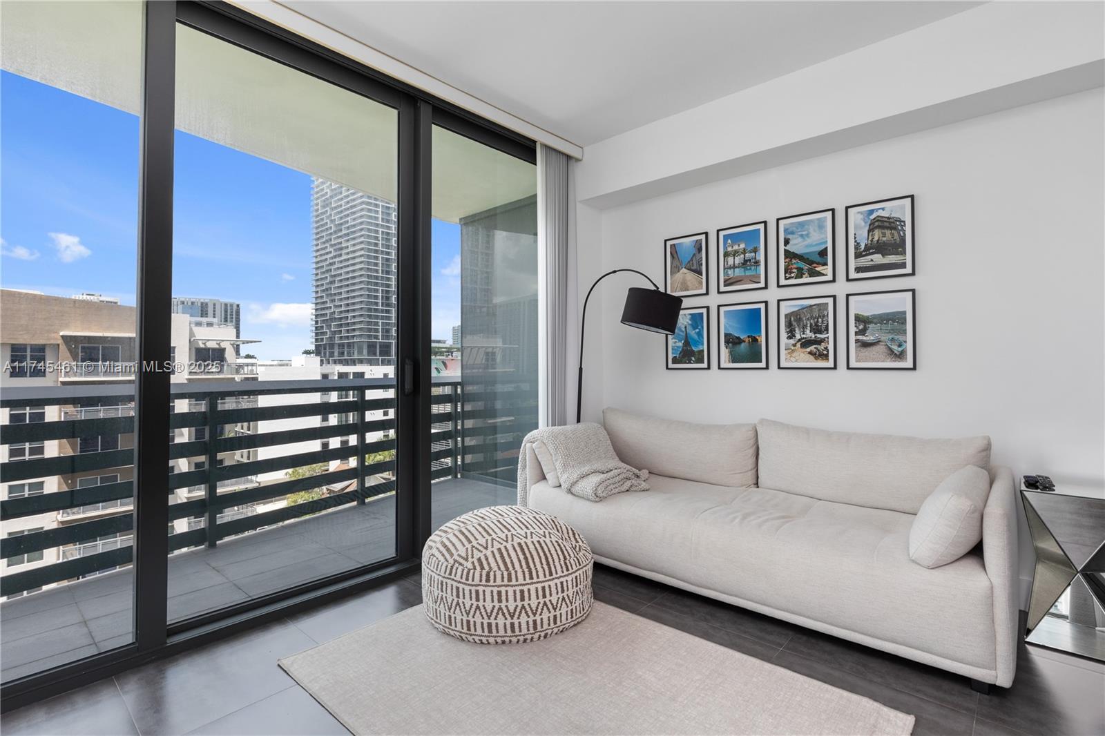 ICON BAY CONDO - Residential