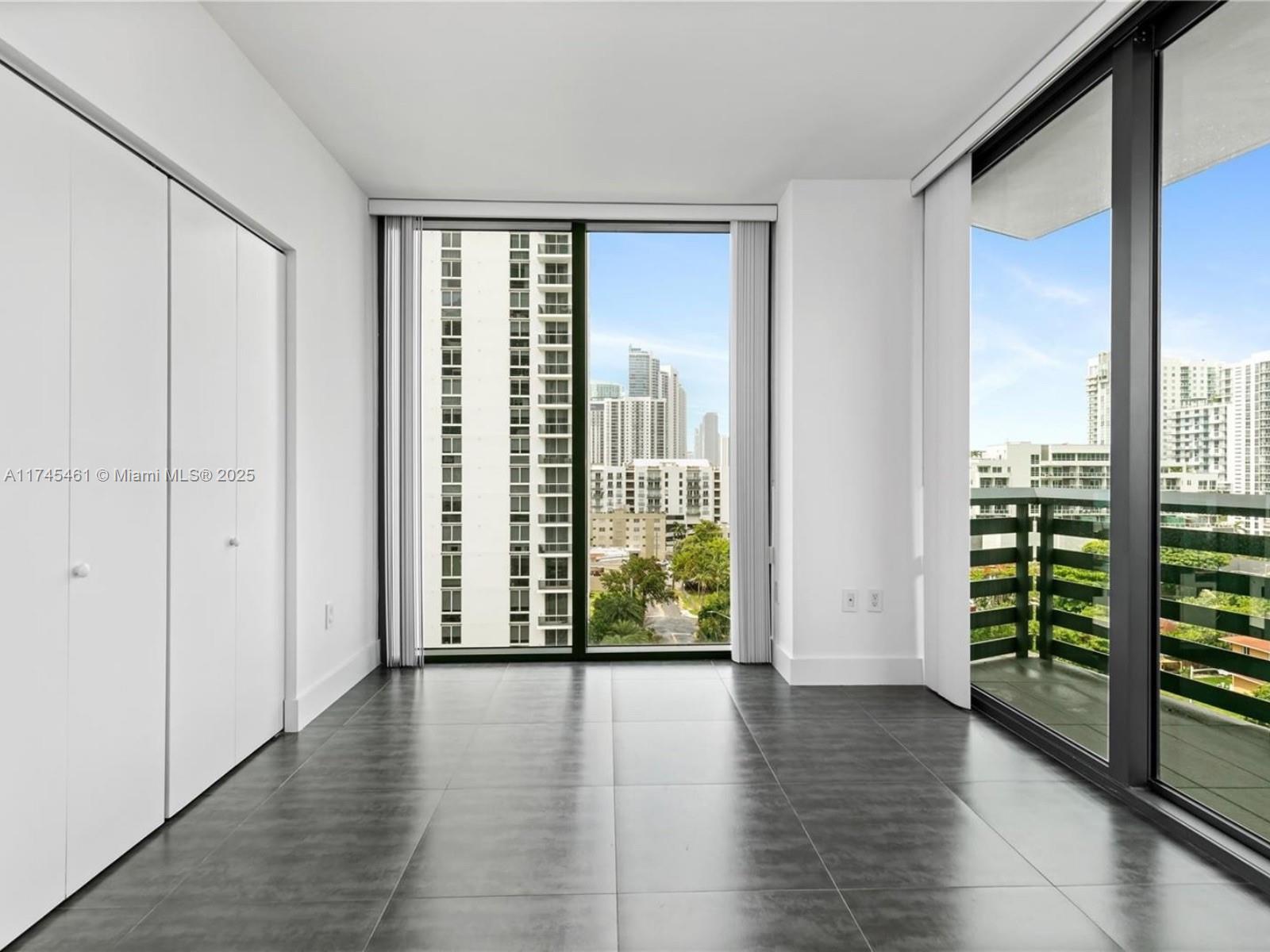 ICON BAY CONDO - Residential