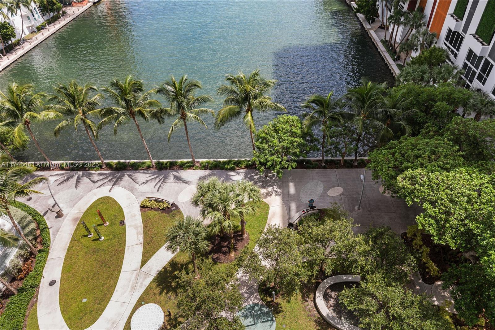 ICON BAY CONDO - Residential