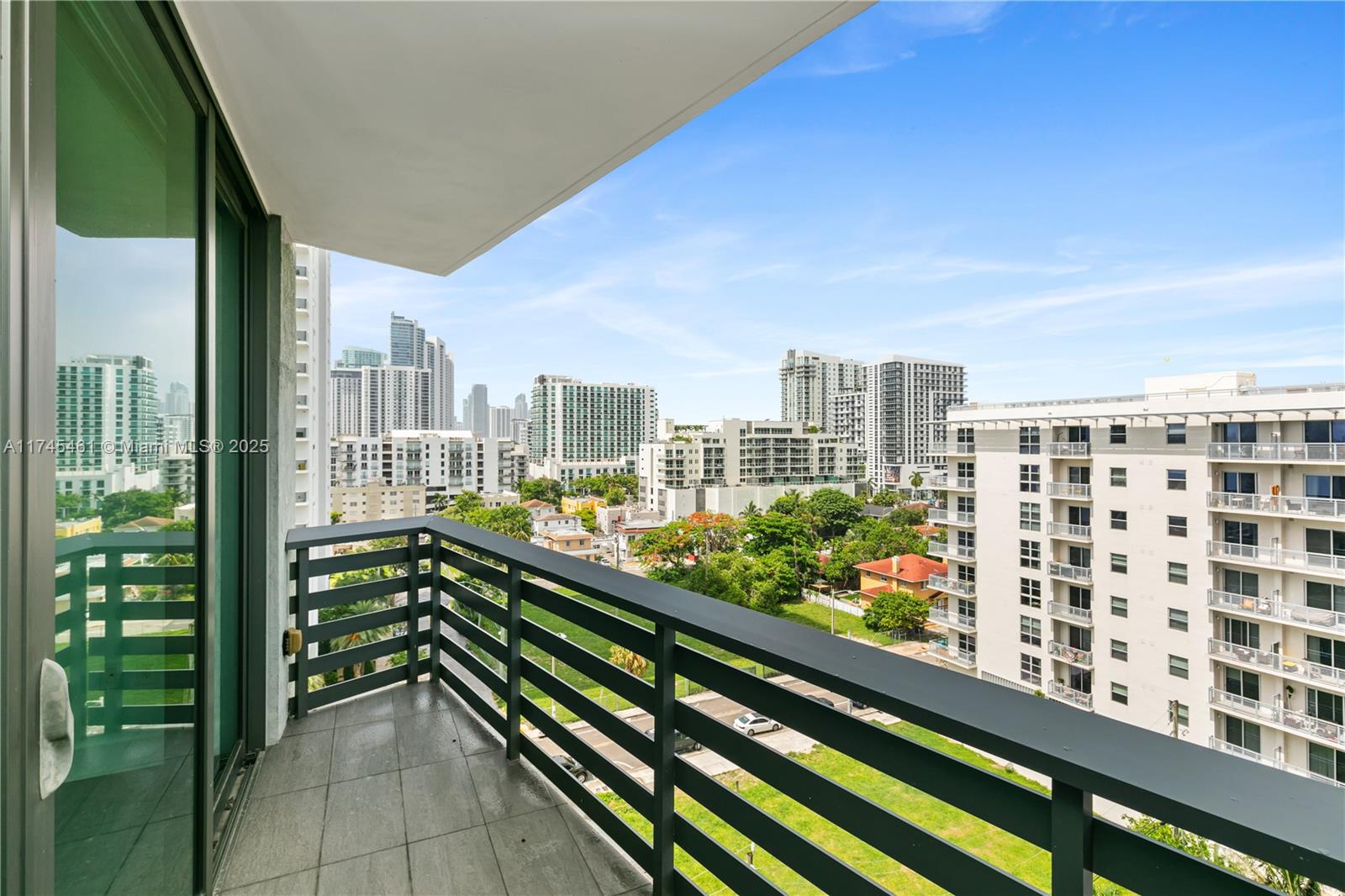 ICON BAY CONDO - Residential