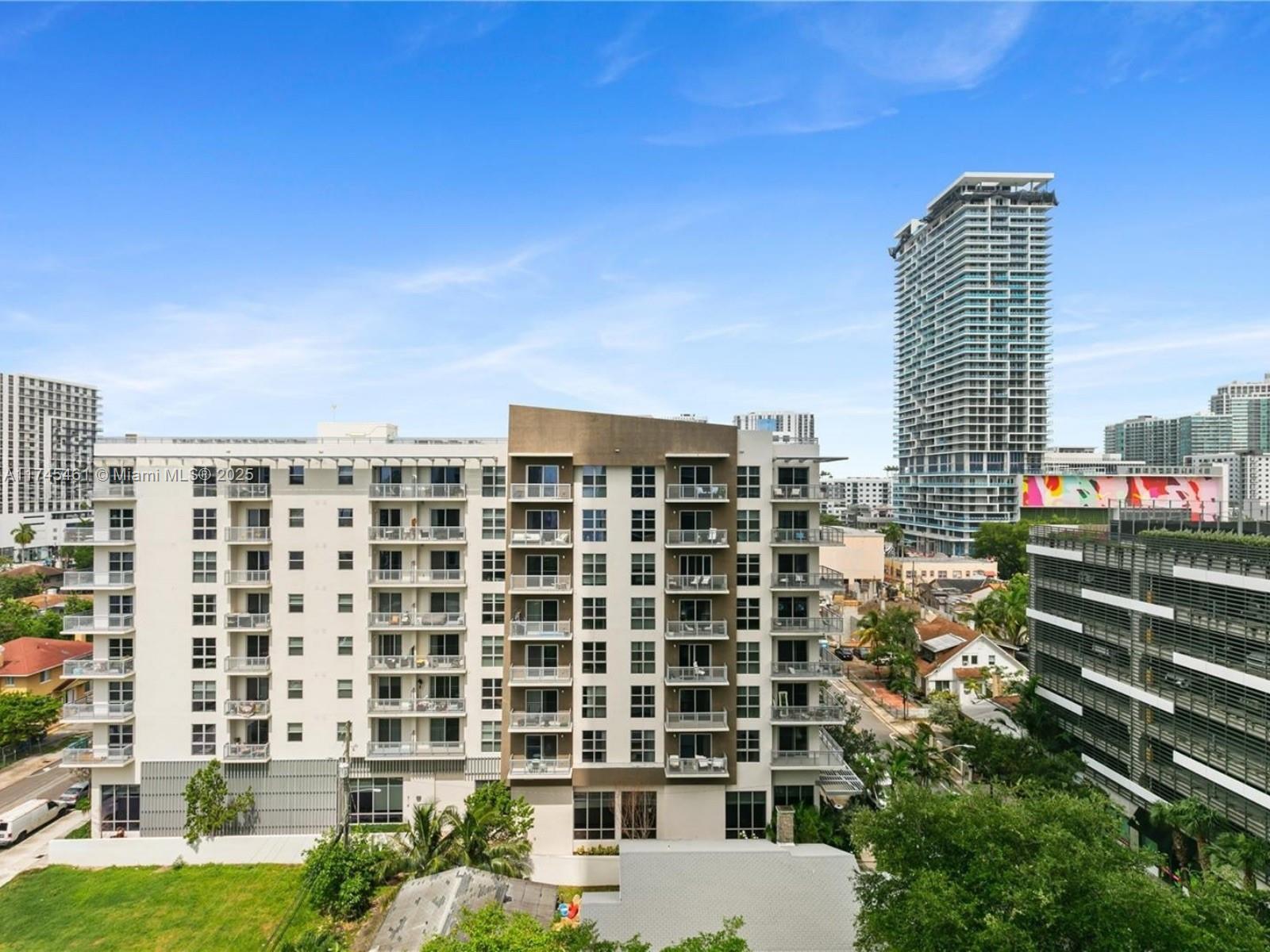 ICON BAY CONDO - Residential