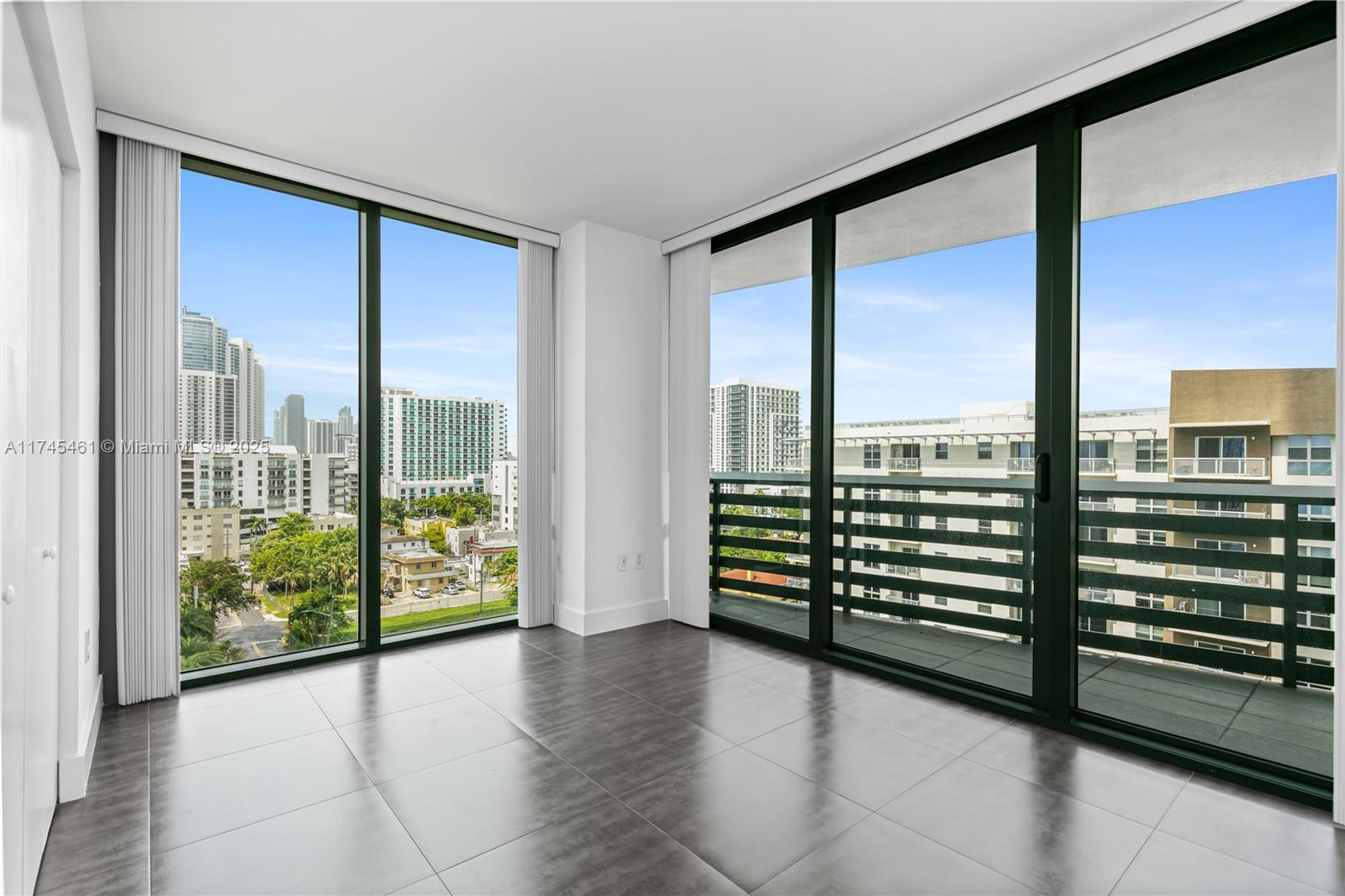 ICON BAY CONDO - Residential