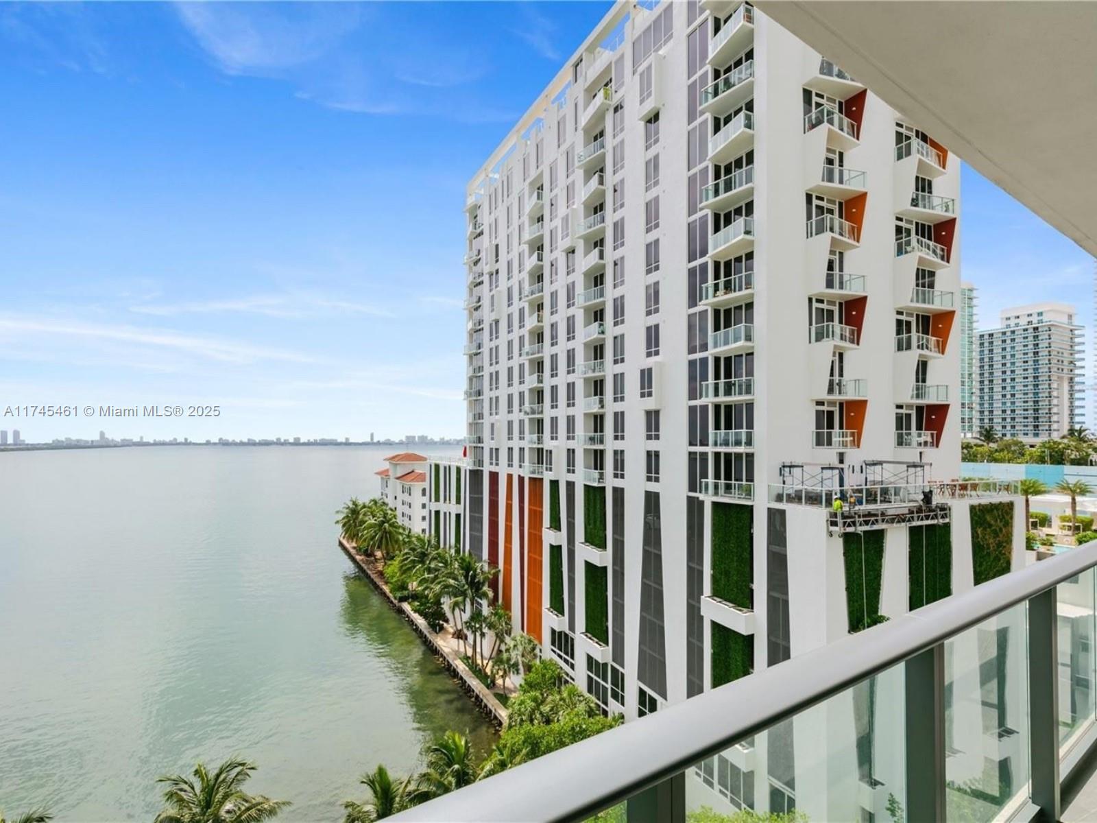 ICON BAY CONDO - Residential