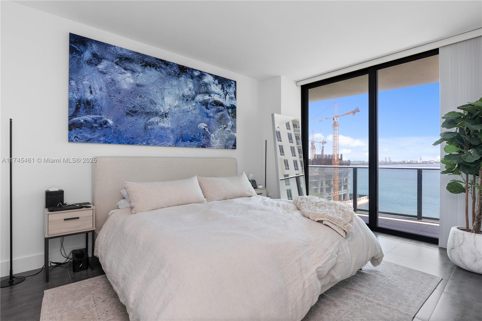 ICON BAY CONDO - Residential