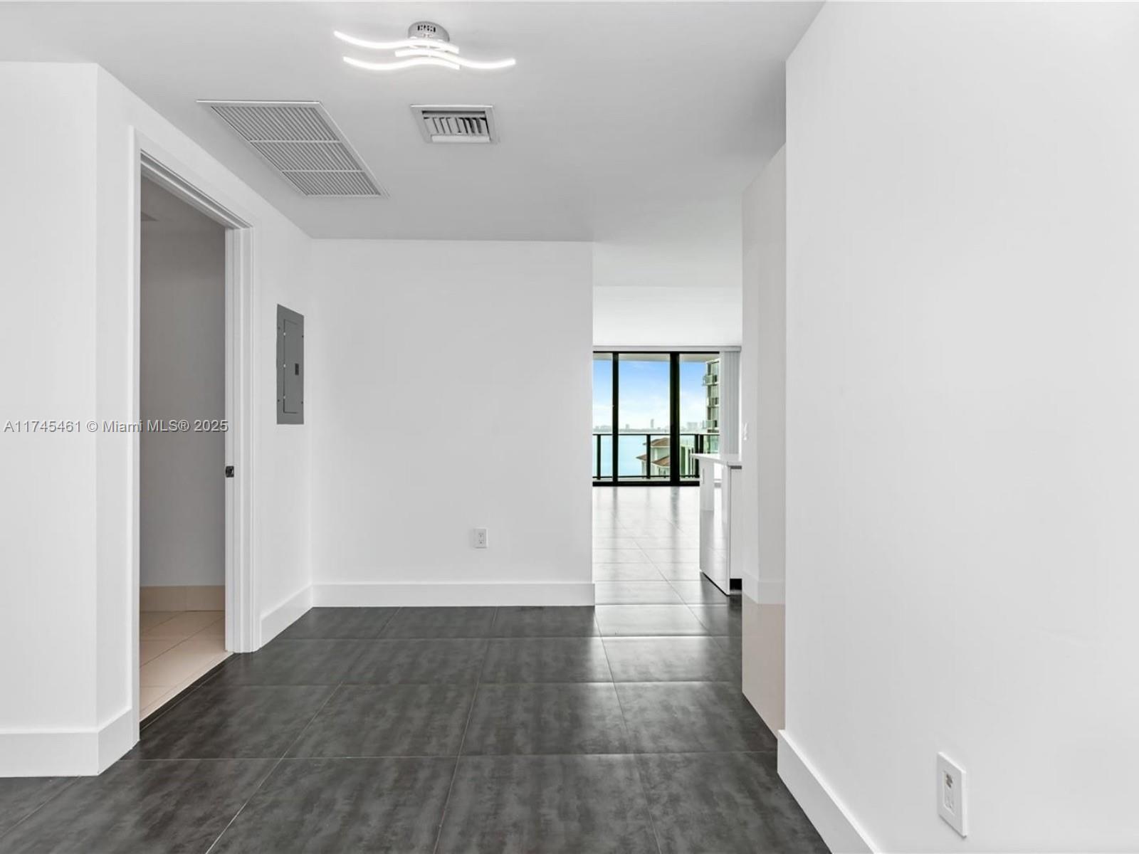 ICON BAY CONDO - Residential