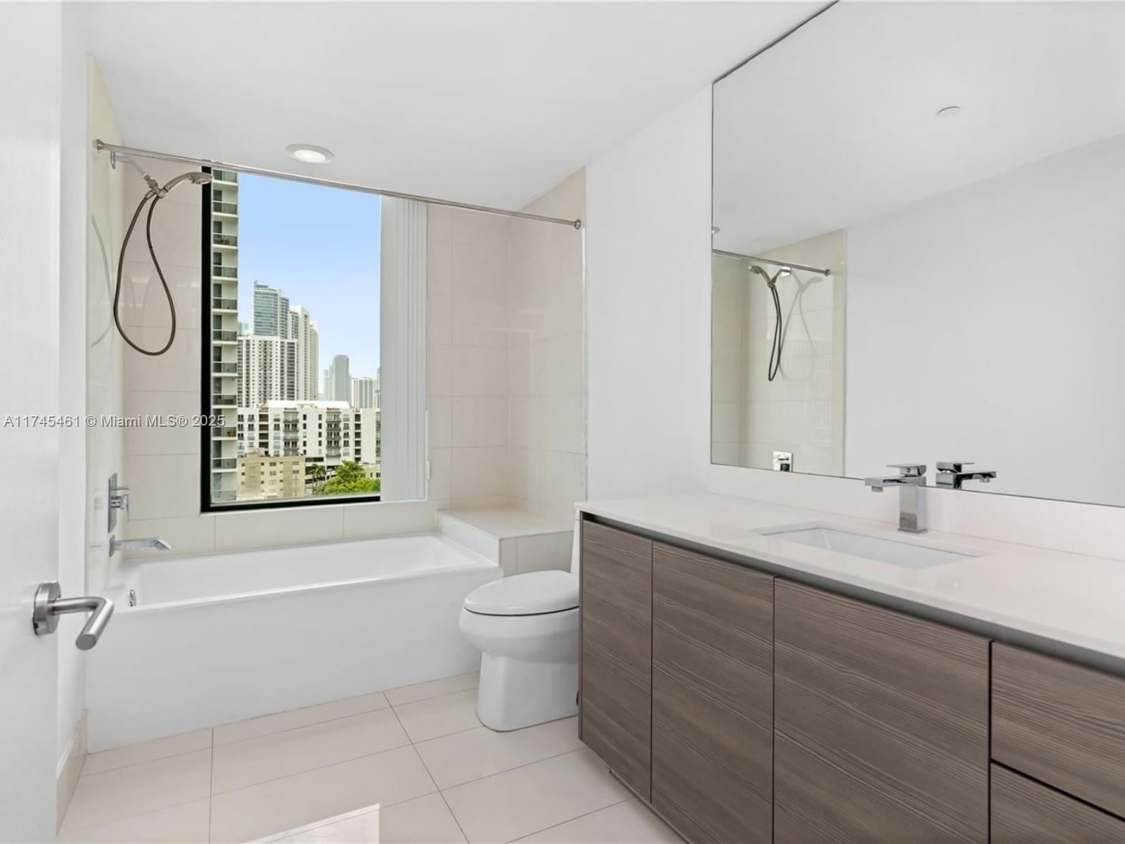 ICON BAY CONDO - Residential