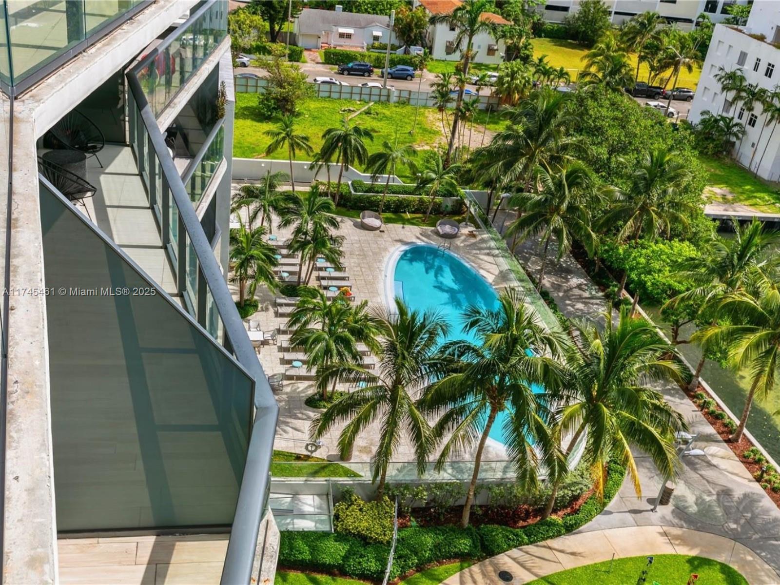 ICON BAY CONDO - Residential