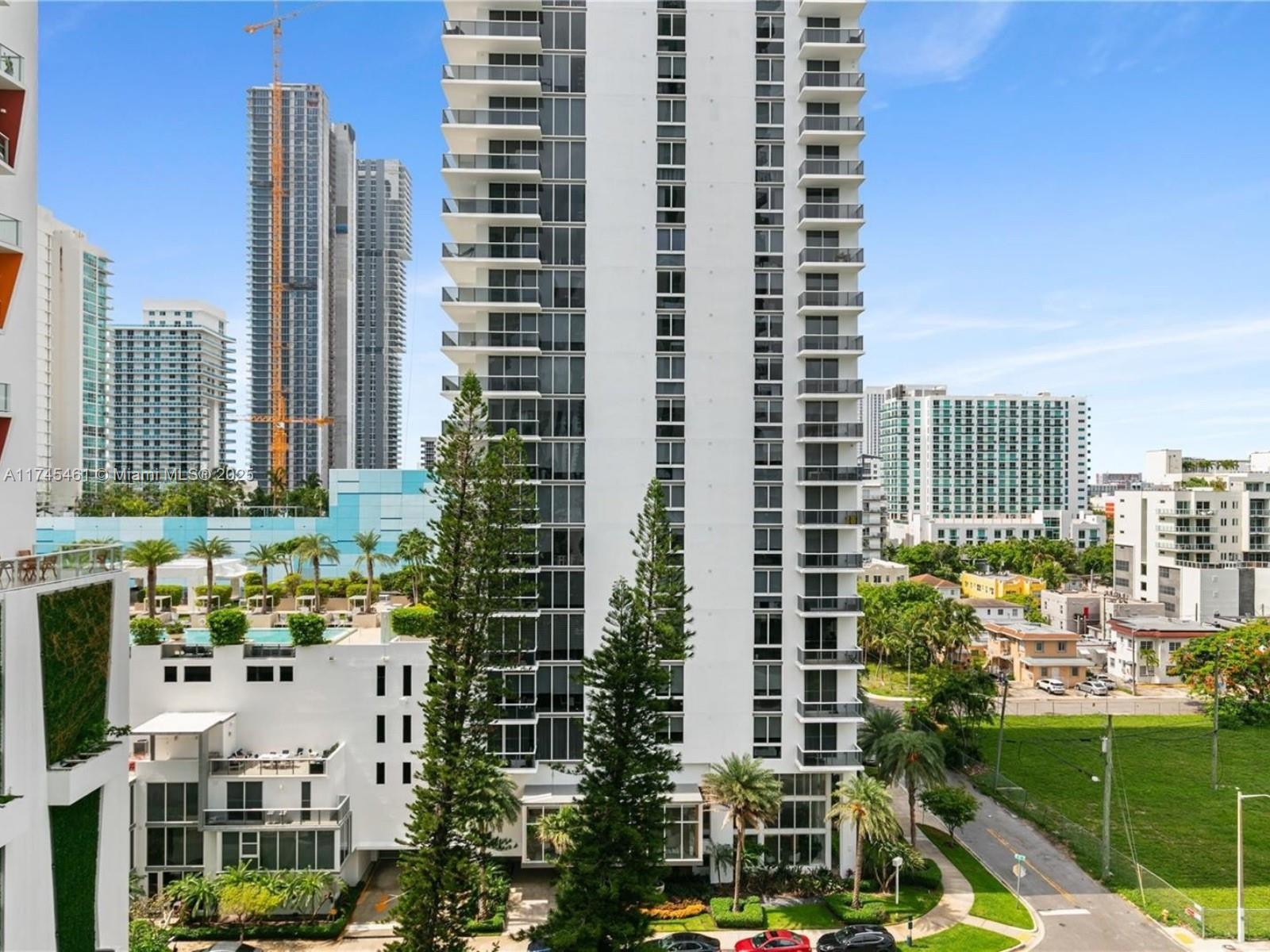 ICON BAY CONDO - Residential