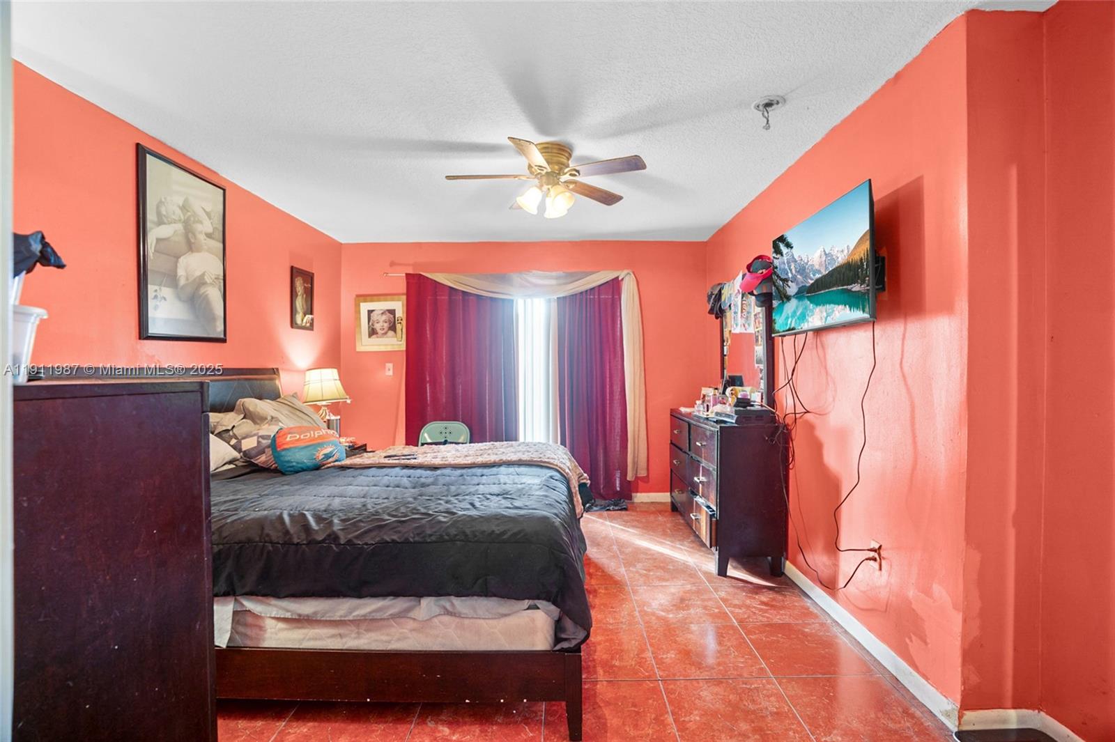 LAKESIDE AT THE HAMMOCKS - Residential