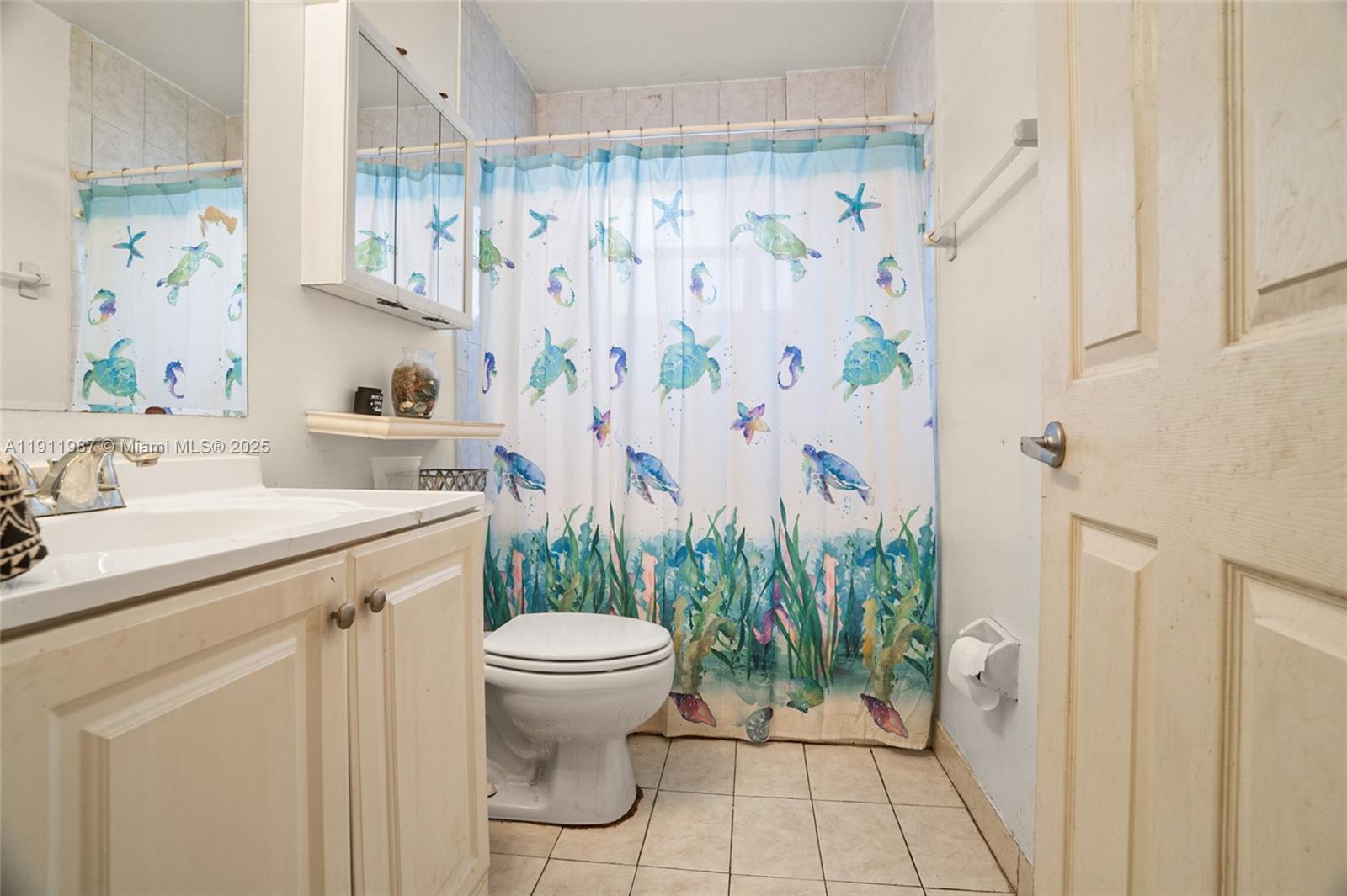 LAKESIDE AT THE HAMMOCKS - Residential