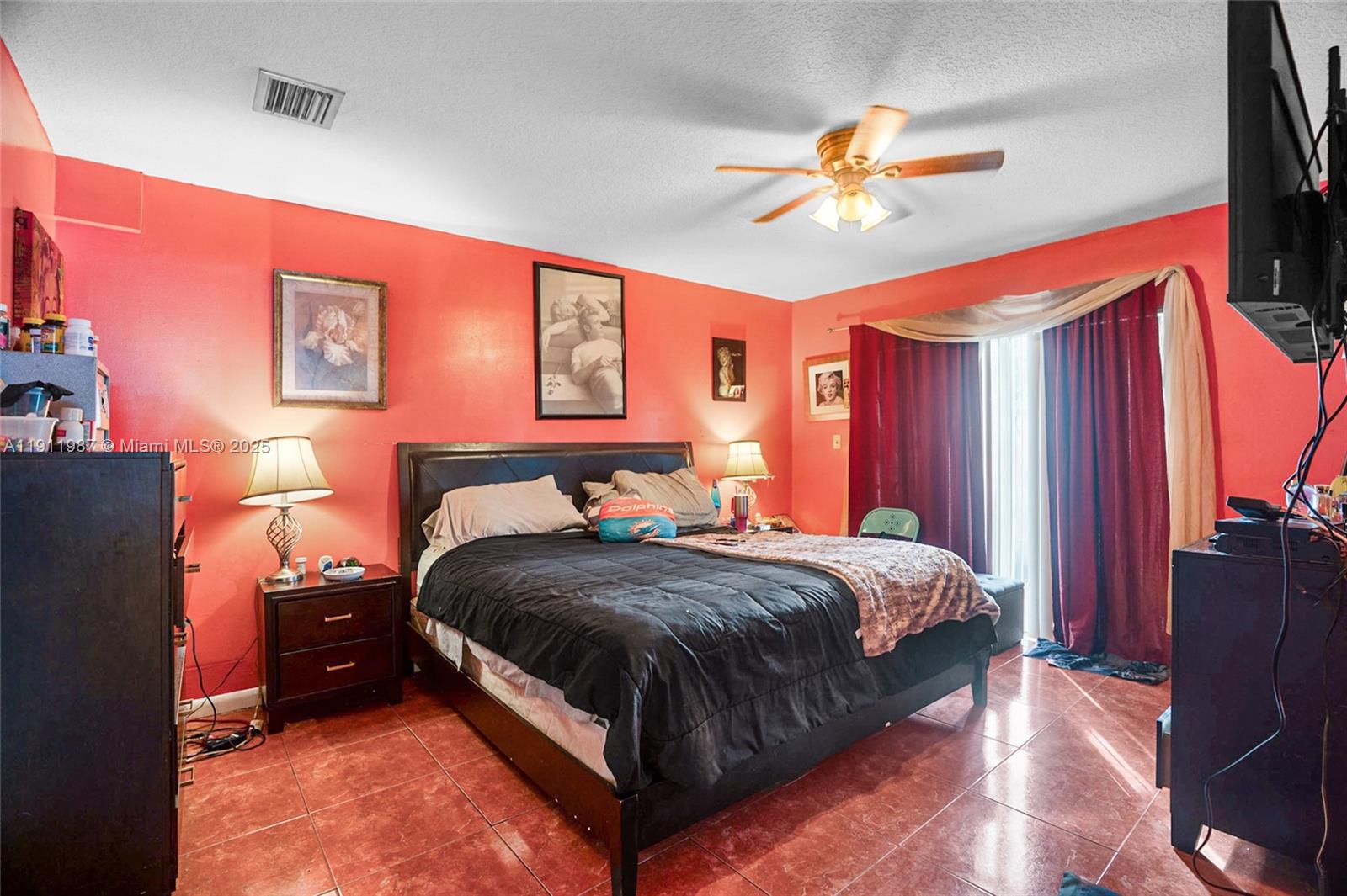 LAKESIDE AT THE HAMMOCKS - Residential