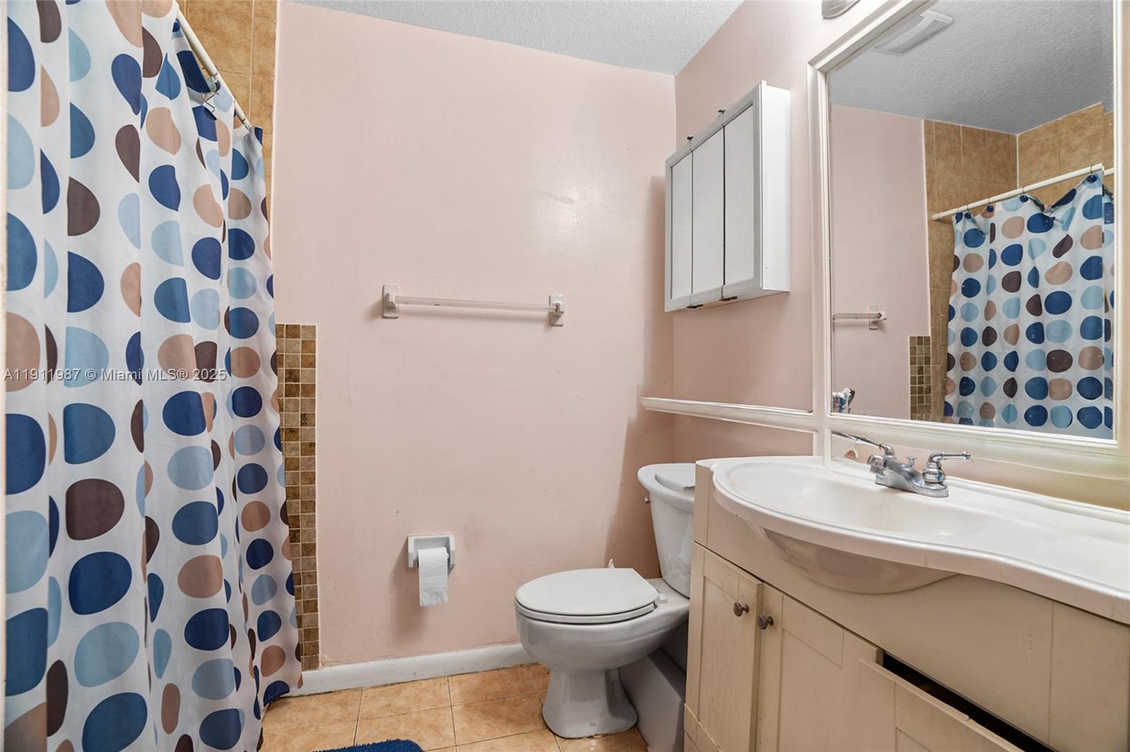 LAKESIDE AT THE HAMMOCKS - Residential