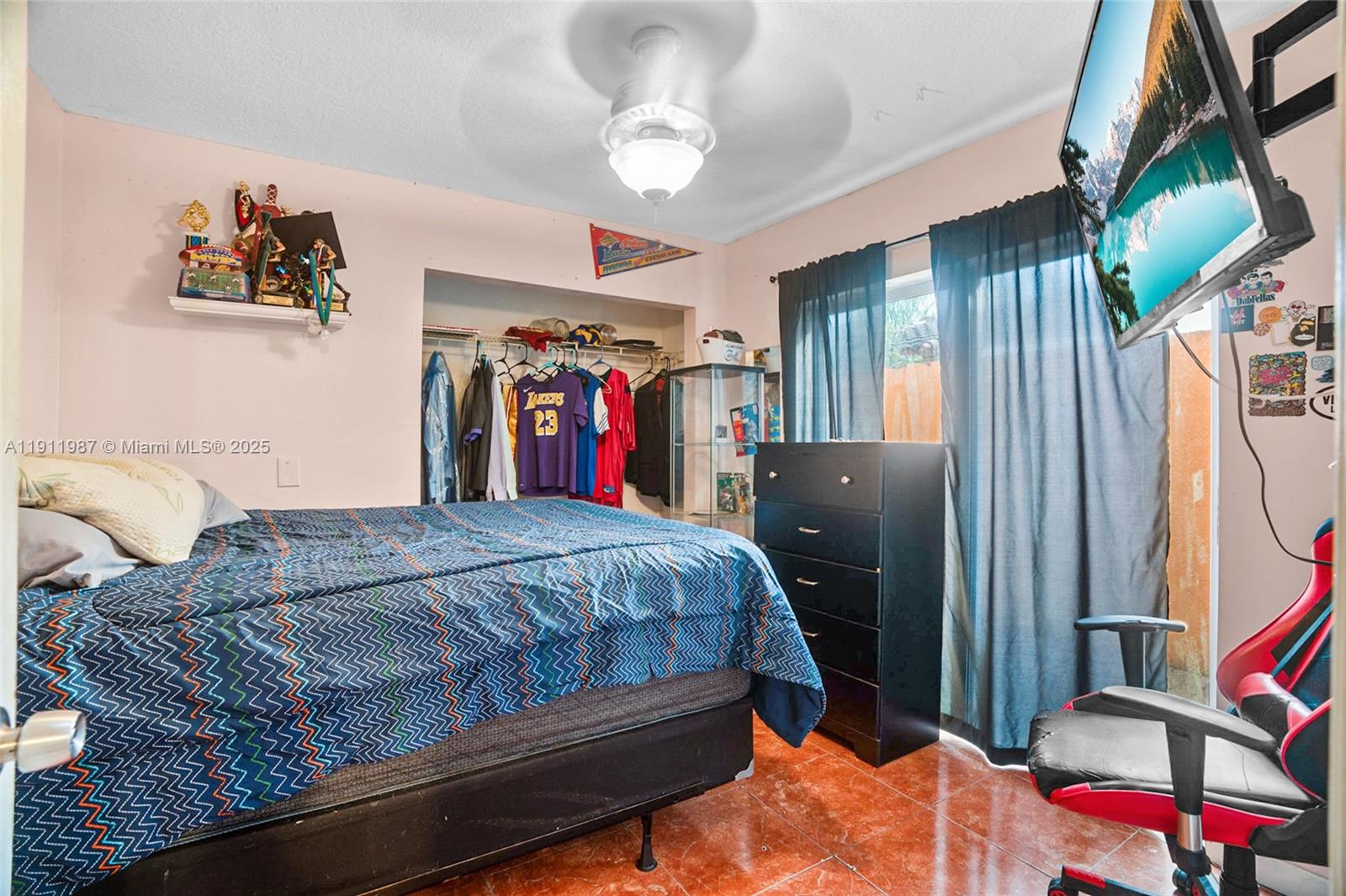 LAKESIDE AT THE HAMMOCKS - Residential