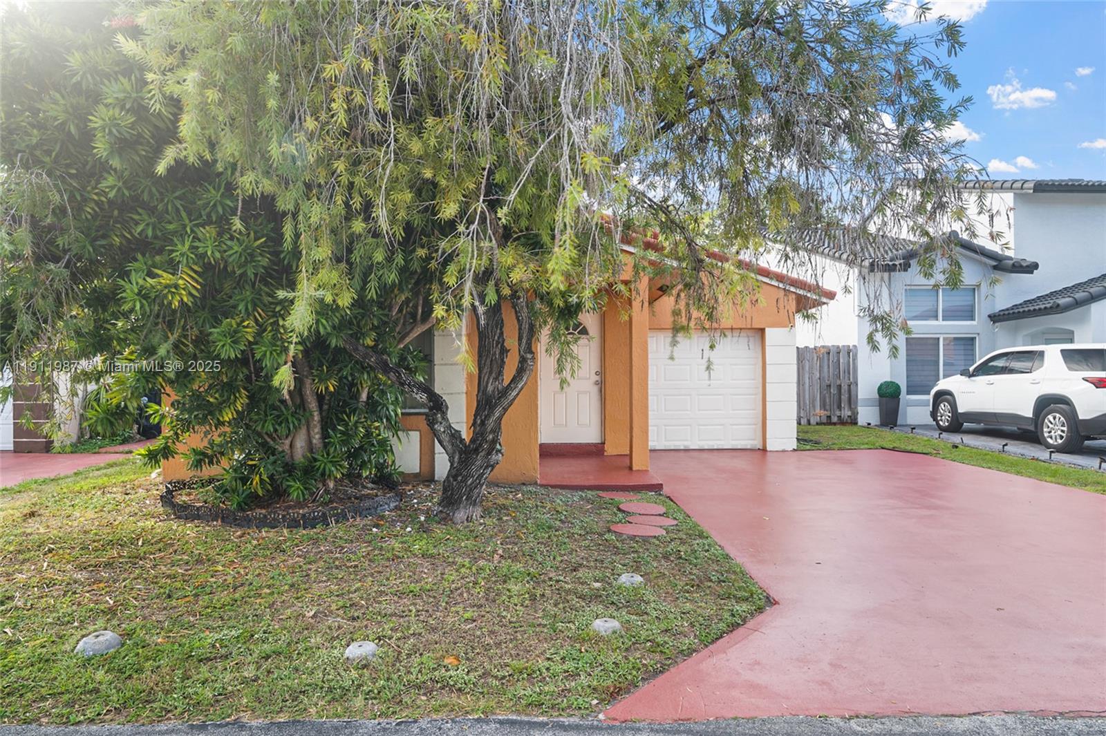 LAKESIDE AT THE HAMMOCKS - Residential