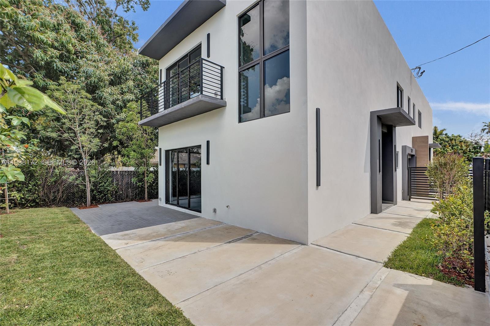 2421 SW 16th terrace