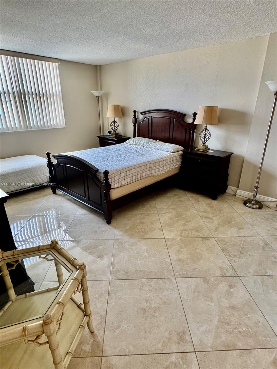 PLAZA TOWERS SOUTH CONDO - Residential Lease