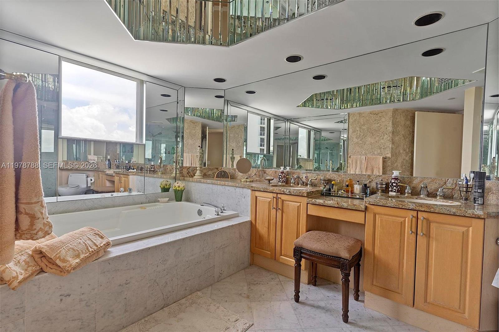 OCEANIA II CONDO - Residential