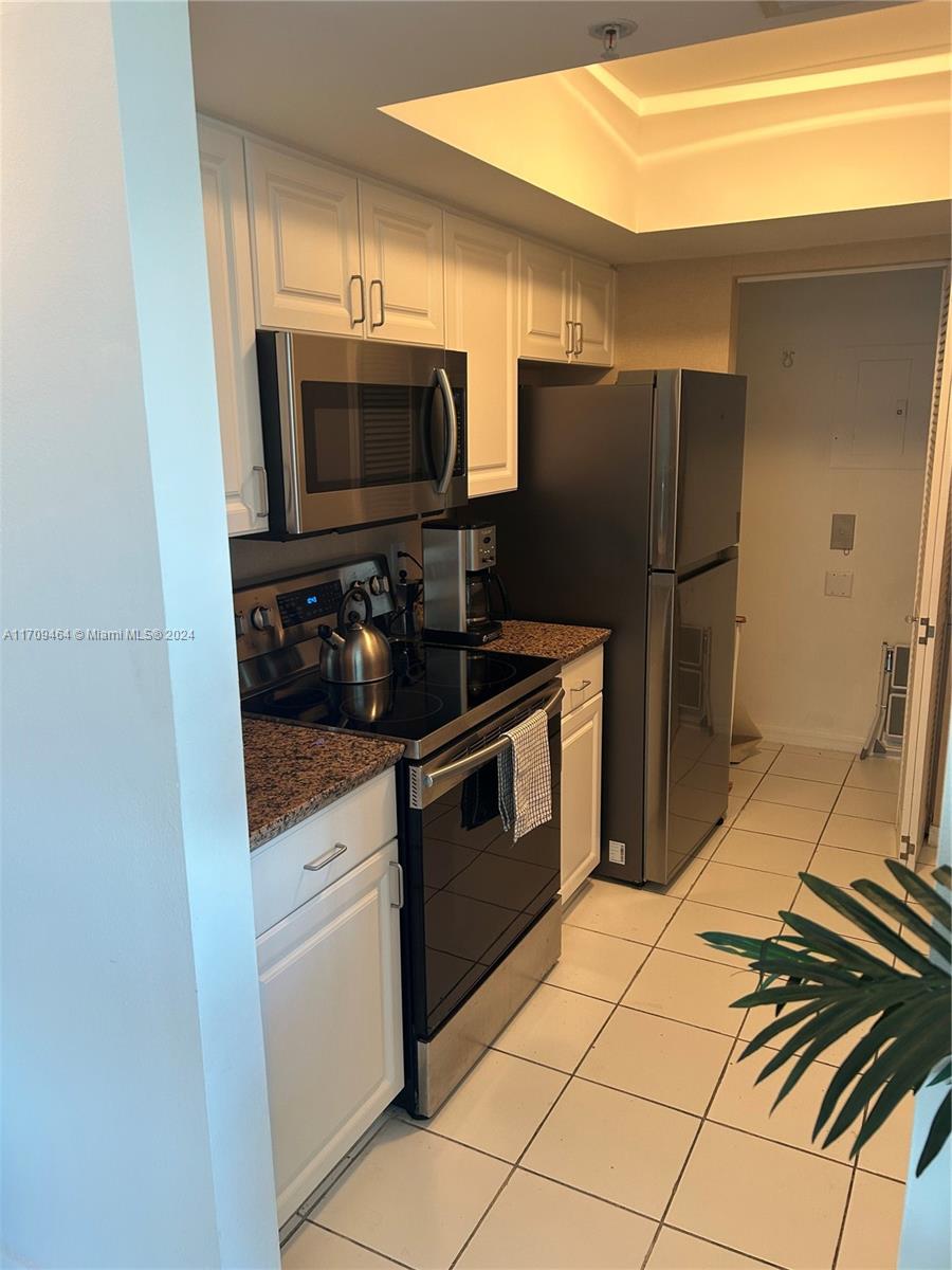 YACHT CLUB AT PORTOFINO C - Residential Lease