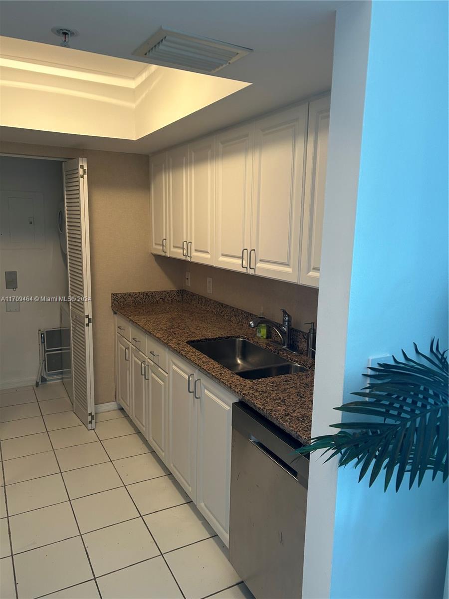 YACHT CLUB AT PORTOFINO C - Residential Lease