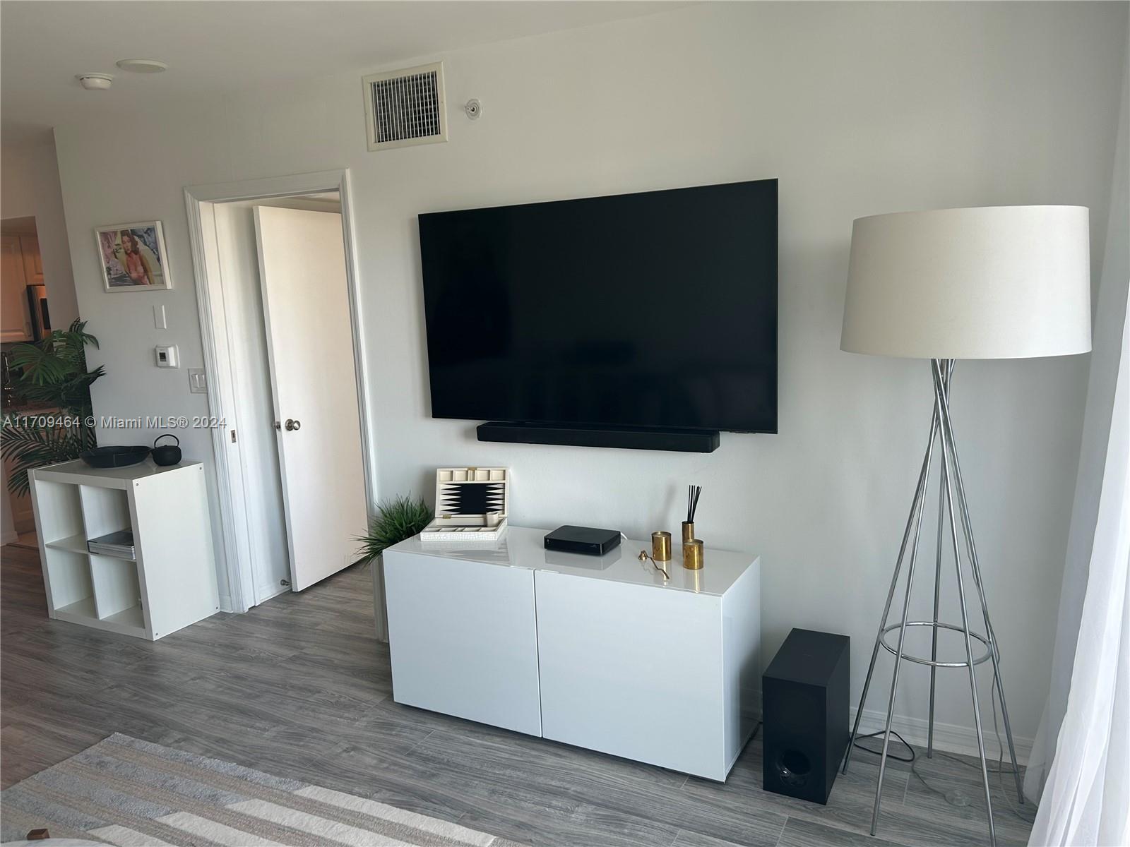 YACHT CLUB AT PORTOFINO C - Residential Lease