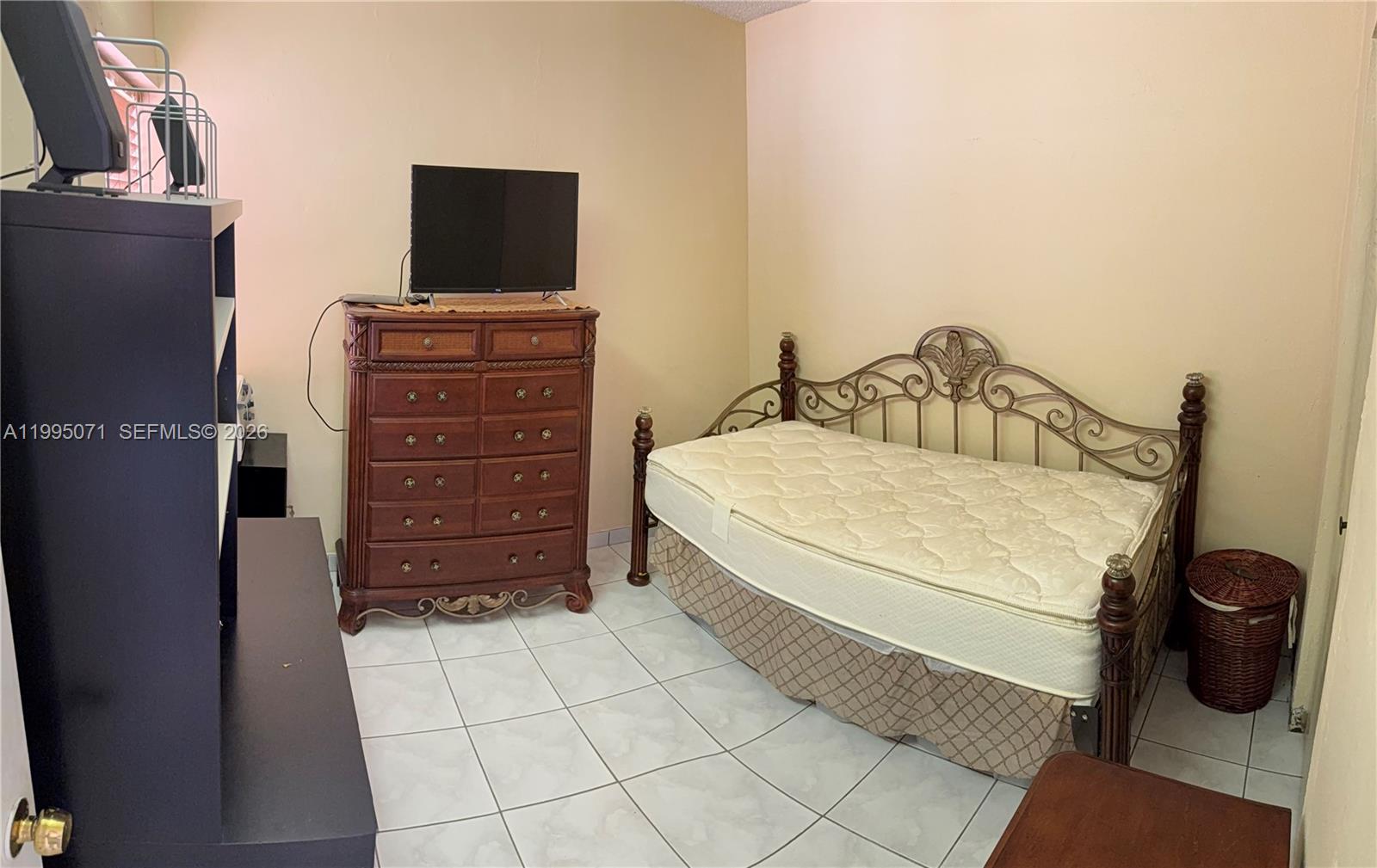 SUB OF PB 2-17 - Residential