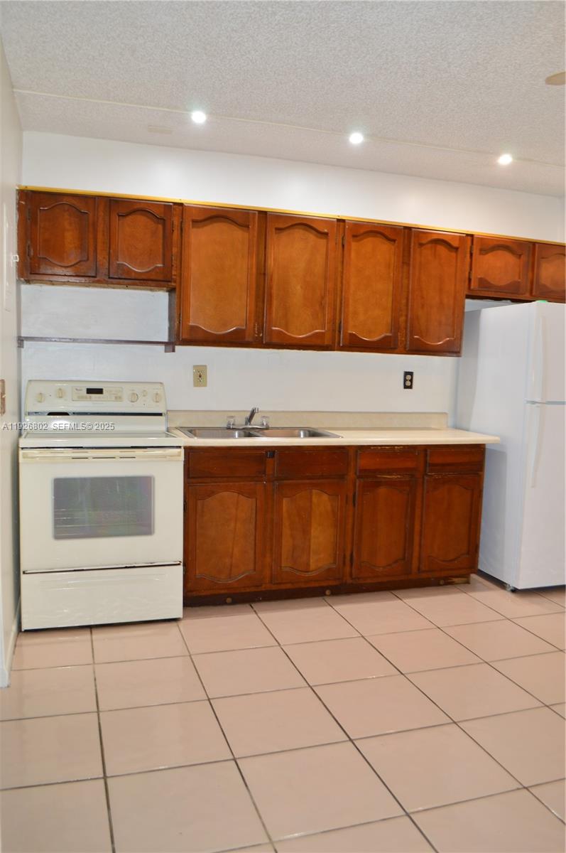 DANIA HOMESITES - Residential Lease