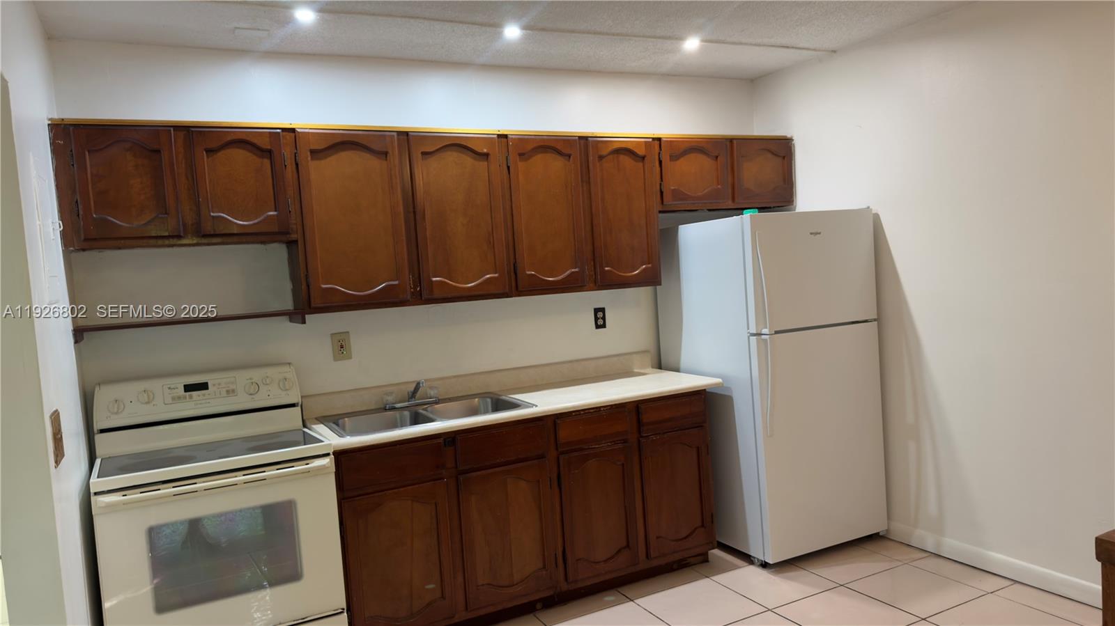 DANIA HOMESITES - Residential Lease