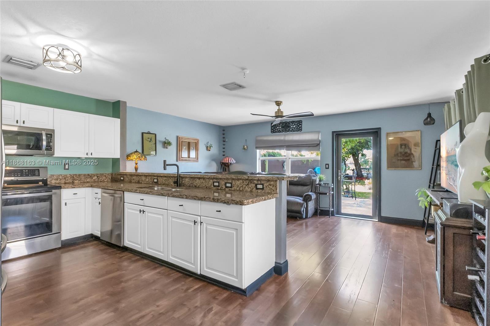 FOUR LAKES SEC 7 - Residential