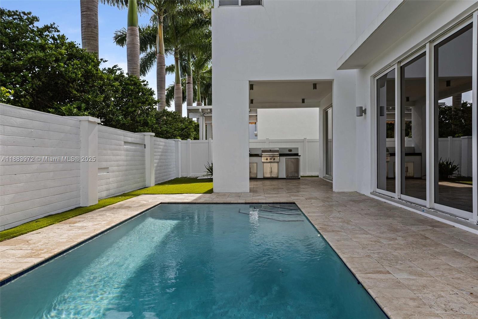 DORAL COMMONS RESIDE - Residential Lease