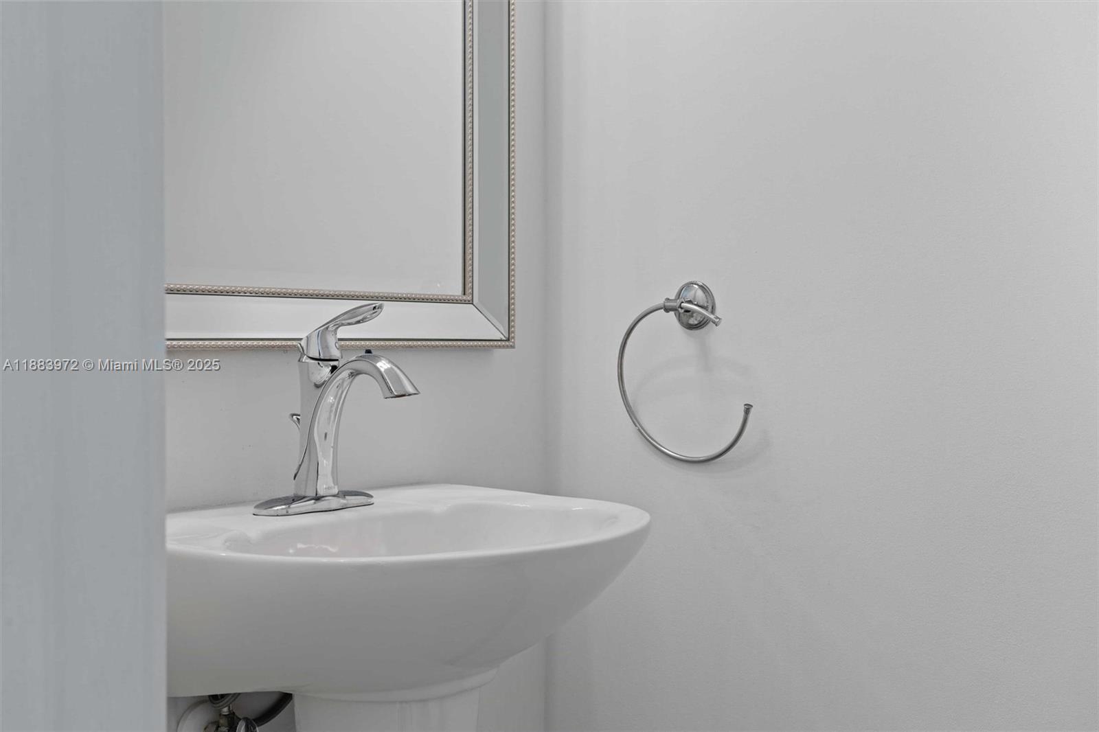 DORAL COMMONS RESIDE - Residential Lease
