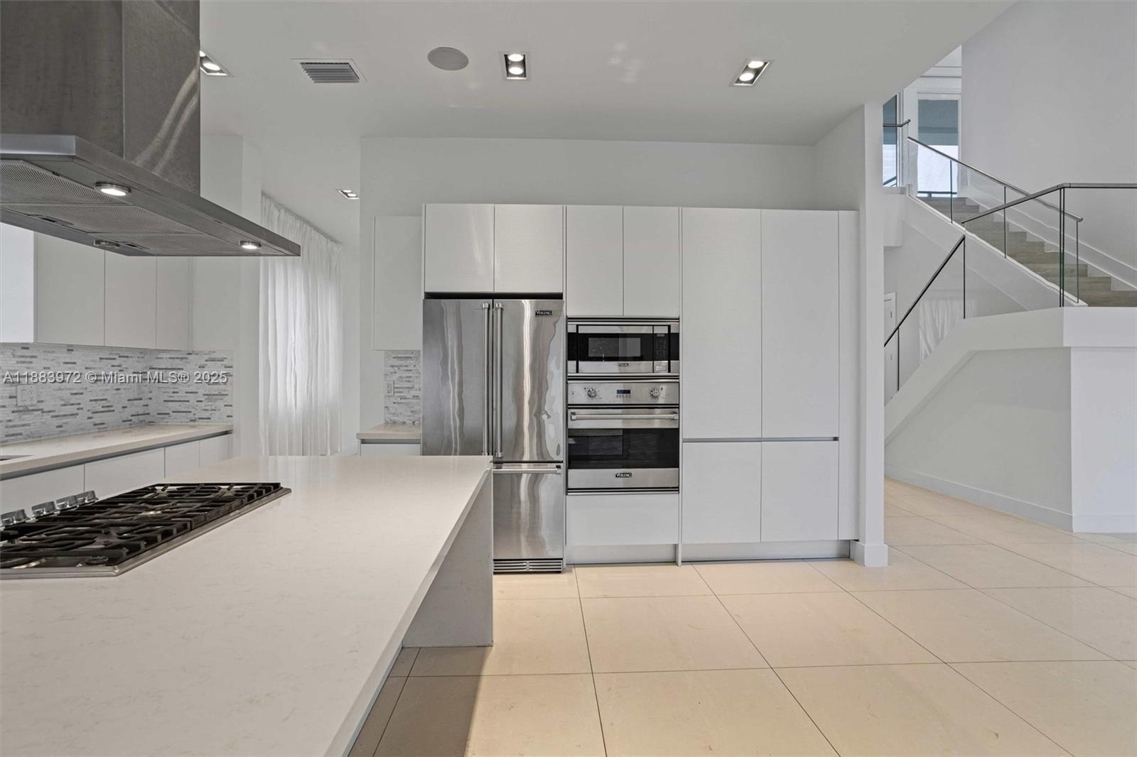 DORAL COMMONS RESIDE - Residential Lease