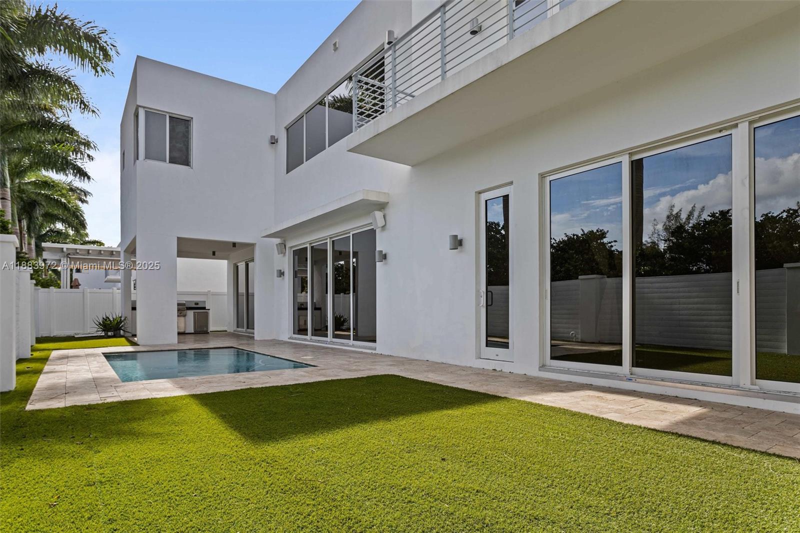DORAL COMMONS RESIDE - Residential Lease