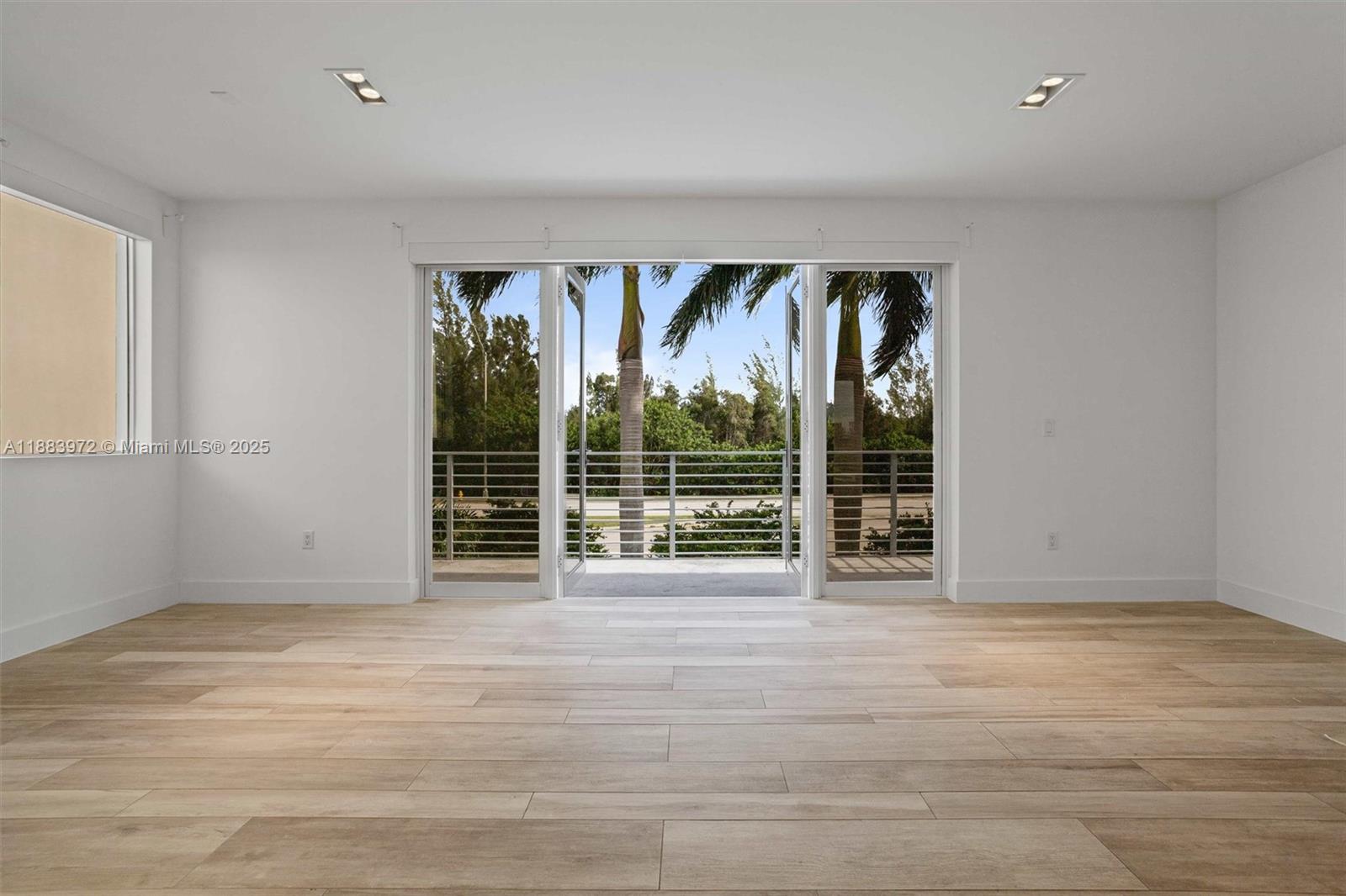 DORAL COMMONS RESIDE - Residential Lease