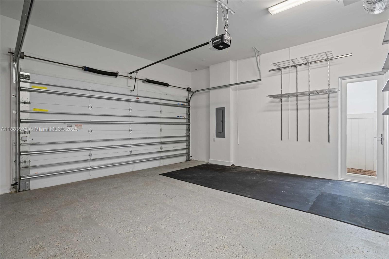 DORAL COMMONS RESIDE - Residential Lease