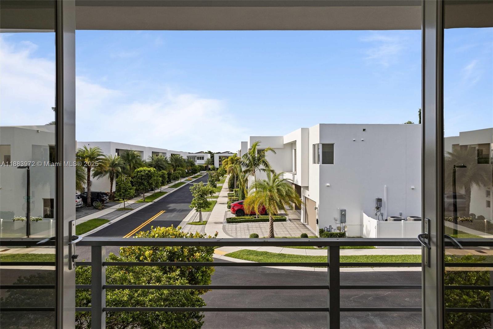 DORAL COMMONS RESIDE - Residential Lease