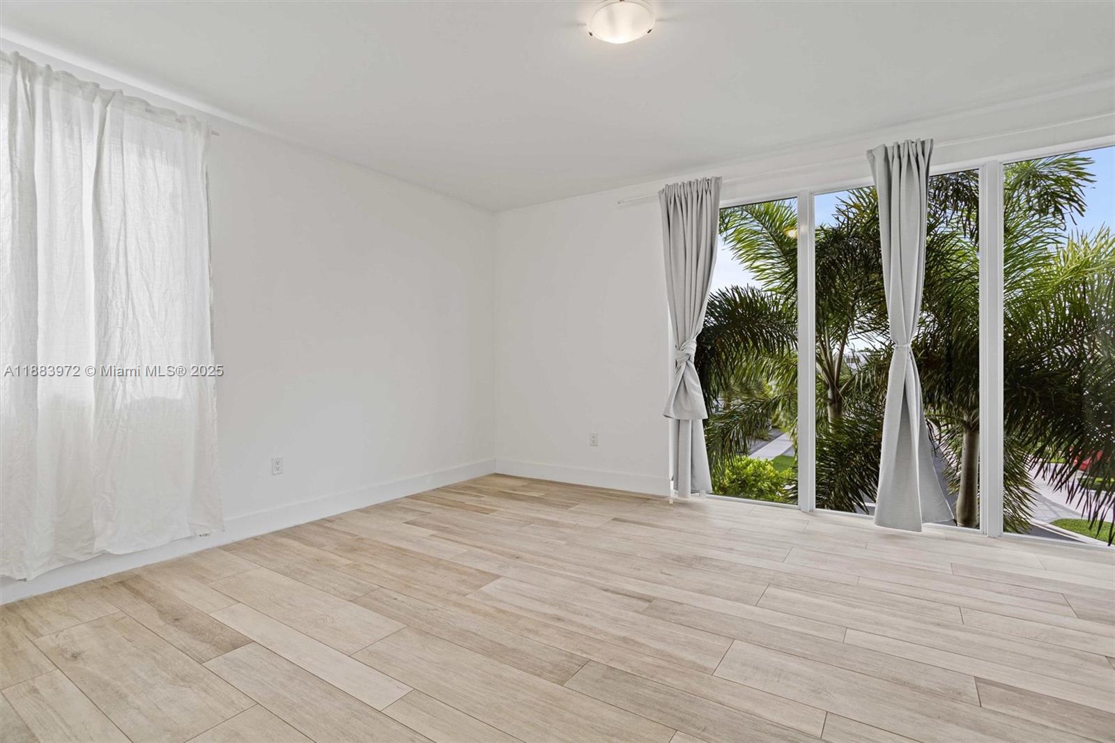 DORAL COMMONS RESIDE - Residential Lease